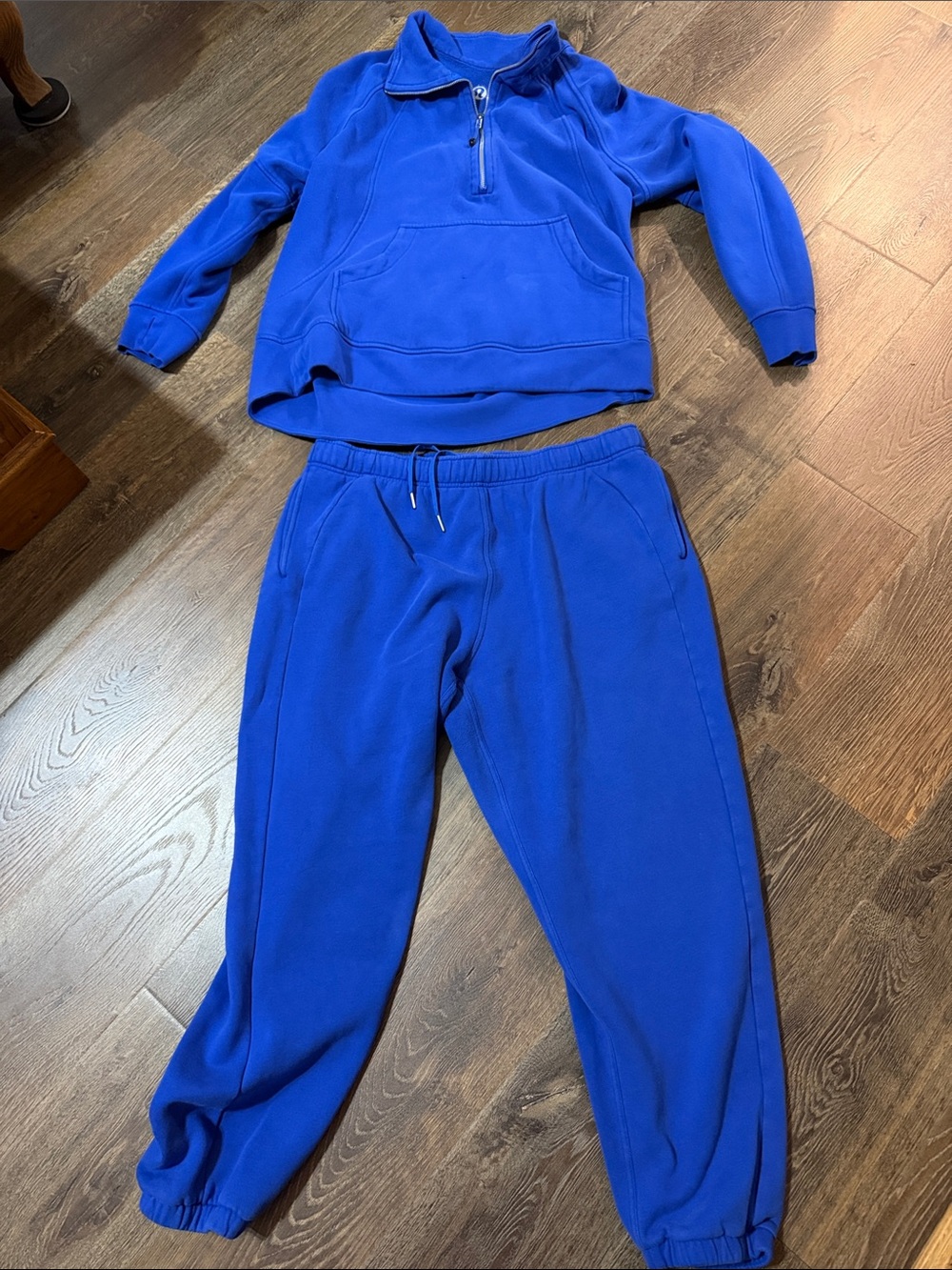 Lululemon Woman's Royal Blue Fleece Jogger and Sweatshirt matching set
